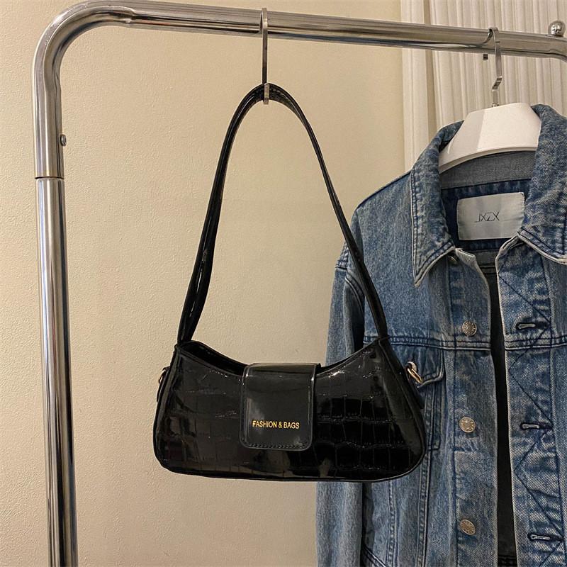 Fashionable Shiny Surface Shoulder Bag For Daily Use Available In Multiple Colors