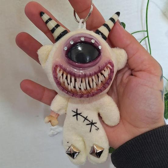 Gotycki Halloweenowy Brelok Ręcznie Robiony Punkowy Brelok z Dziwnym Horrorycznym Wzorem Lalki Akcesoria do Plecaka