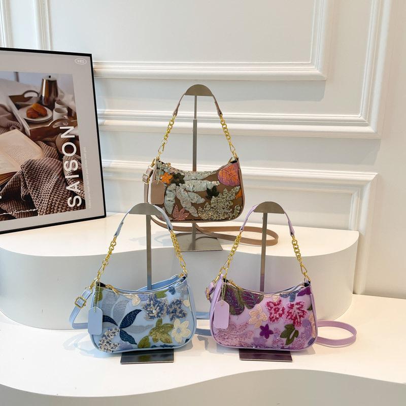 2025 new foreign style niche embroidery sequined small bag women's Chinese style handbag fashion shoulder messenger bag