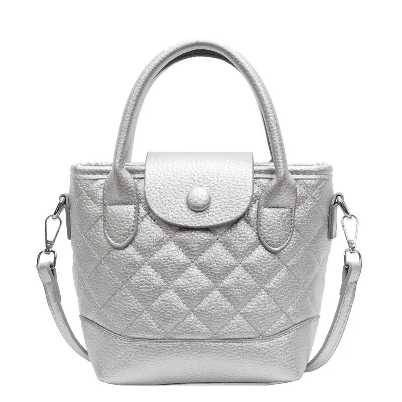 Women's hand-carried travel bag winter new high-end simple trend shoulder Korean versatile explosive bucket bag