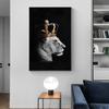 León macho y leona con corona, pintura en lienzo, carteles e impresiones de animales en blanco y negro, decoración de pared para sala de estar, sin marco