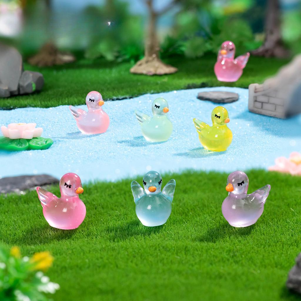 Micro-peisaj Desen animat drăguț Lebădă care strălucește în întuneric Decor pentru animale Accesorii decorative DIY Mini decor pentru birou