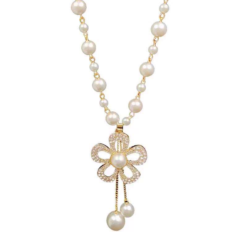 Women's High-End Flower Bead Sweater Necklace - Trendy Autumn/Winter 2023 Design