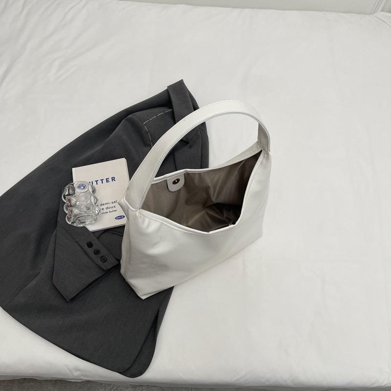 New Casual Soft Leather Big Bag Texture Commuting Simple Shoulder Armpit Bag Going Out Versatile Tote Women's Bag