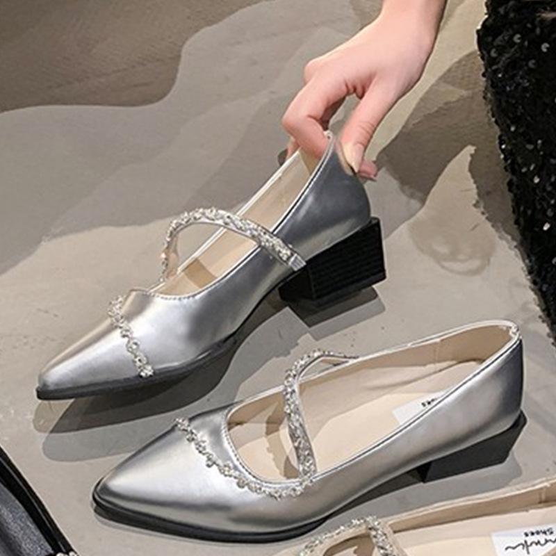 

Весна и лето 2025 новые туфли-лодочки класса люкс с изогнутыми стразами, темпераментные, универсальные, с острым носком, полностью закрывающие стопу, на квадратном каблуке, с мягкой подошвой, женские 40 серебряный