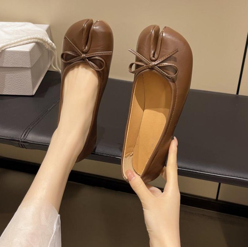 Pantofi de vară pentru femei cu fundă Tabi plate pentru degete de porc Papuci Pantofi pentru persoană leneșă Copită de cal Pantofi pentru femei cu degete despărțite Mocasini Loafers