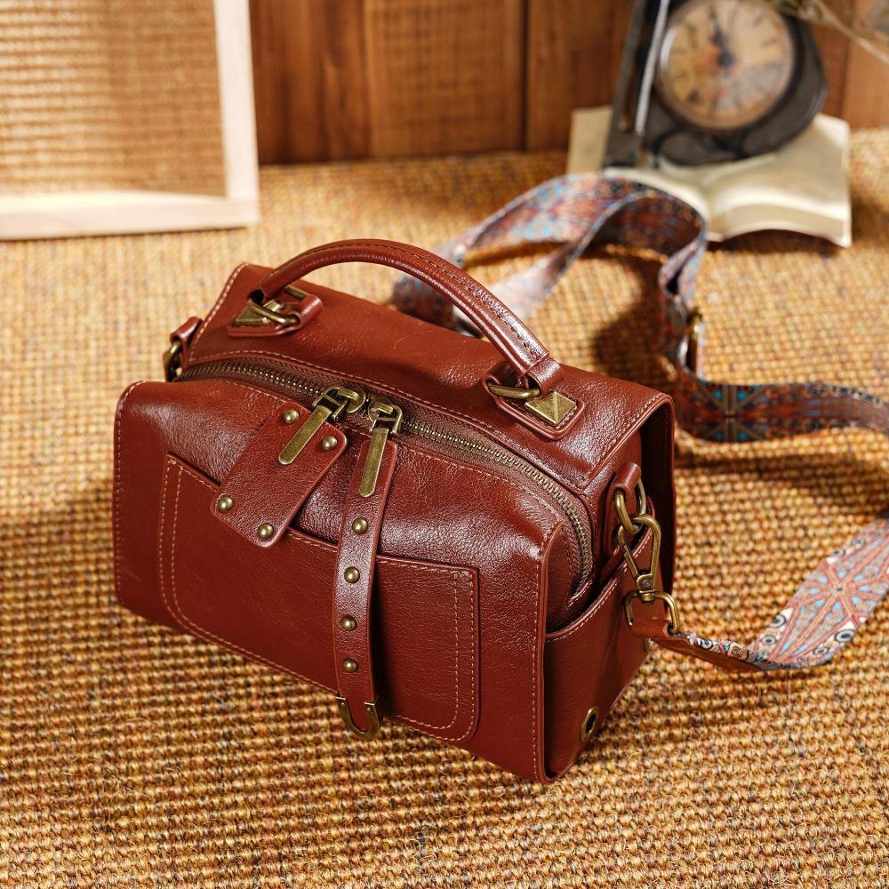 Trendy Fashion Versatile Commuter Messenger Bag Leather Niche Portable Pillow Bag