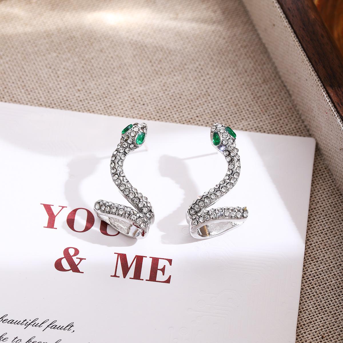 Серьги-змеи с бриллиантами, дизайн «Год Змеи», серьги с характером, серьги холодного ветра, высококачественная модная бижутерия, подчеркивающие темперамент