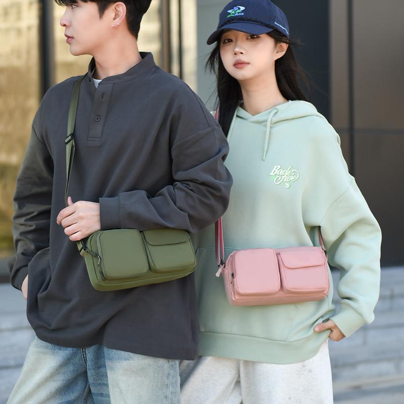 Nuova Borsa a Spalla da Uomo Leggera Tracolla Regolabile Borsa a Tracolla a Mani Libere Multitasche Unisex Borsa da Sotto Braccio Uso Quotidiano