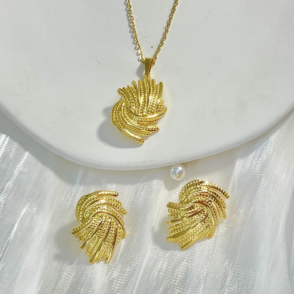 Dainty Gold pendant Necklace & Earrings Set for Women Elegant Smooth Surface Pendant Jewelry Set Minimalist Everyday Jewelry