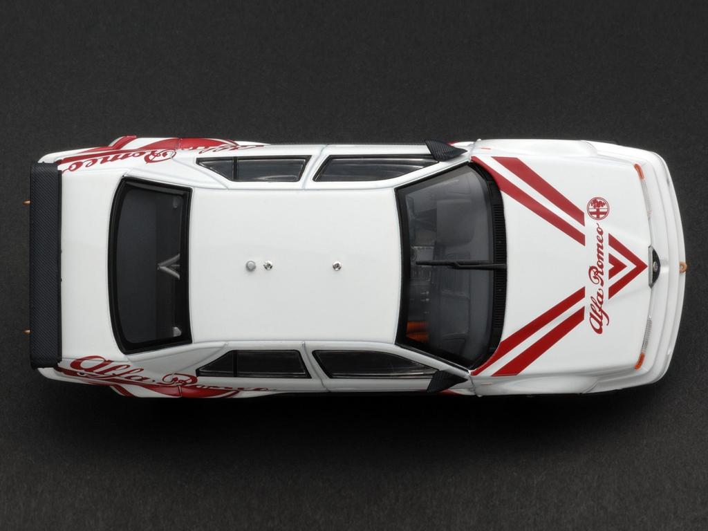 Kidbox Alfa Romeo 155V6 T1 Produto Acabado 1/43 Branco/Vermelho