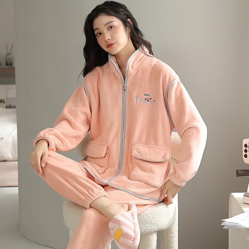 Осенне-зимние коралловые бархатные пижамы на молнии — фото 6