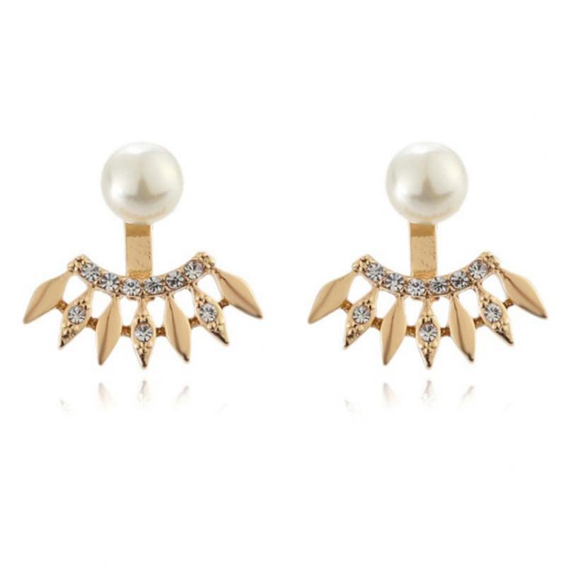 Collana con ciondolo e orecchini con perle finte alla moda da donna