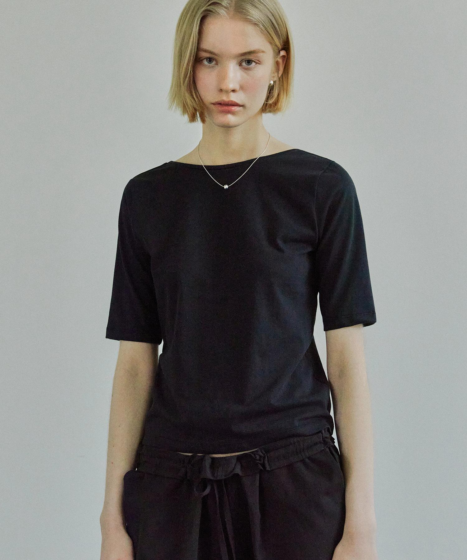 Ihr Two-Way Deep U-Neck T-Shirt / Black