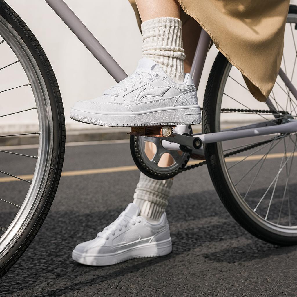 Li Ning Tian Ji Casual Versatile Thick Sole Height Increasing Non-Slip Wear-Resistant Low-Top Skate Shoes Women sneaker Standard-White AGCU096-5