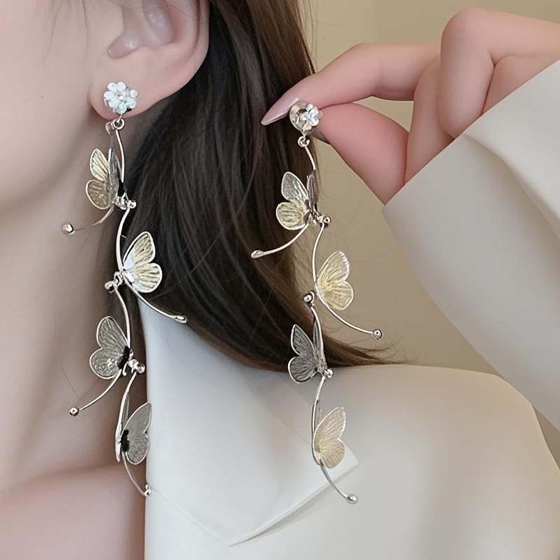 Fashion Long Tassel Butterfly Drop Earrings for Women Temperament Luxury Metal Rhinestone Hollow Bow Earrings Party Jewelry Gift