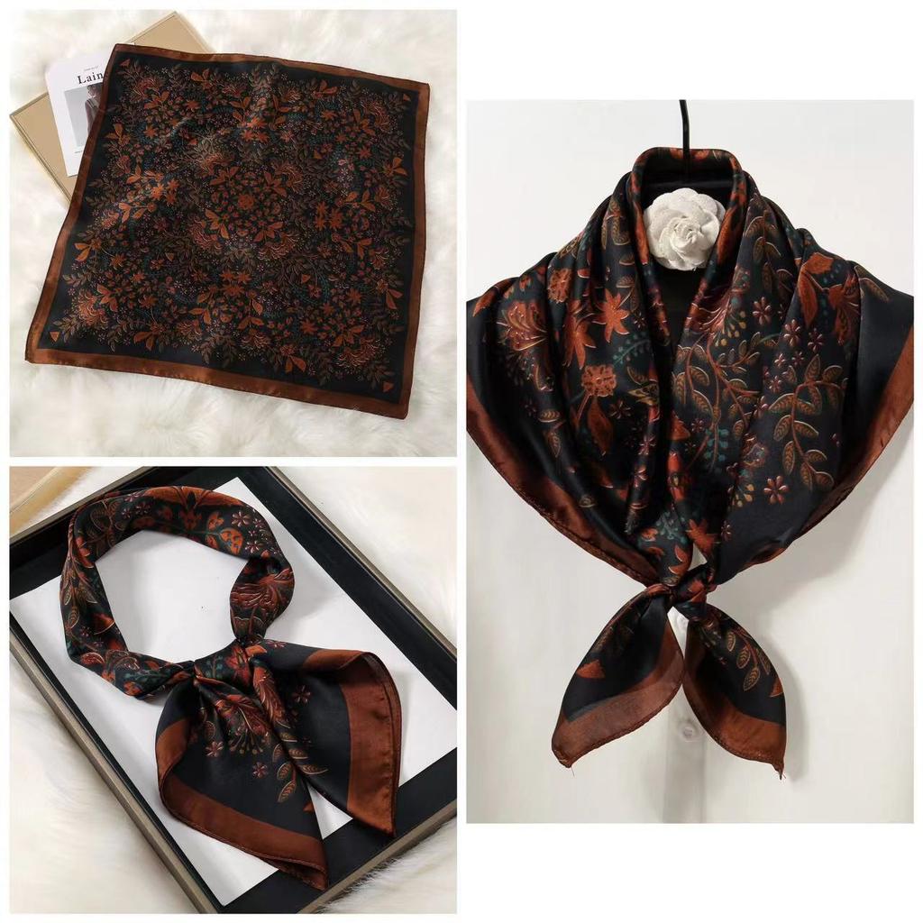Eleganti Foulard di Seta da Donna Con Centinaia di Camicie, Assistenti di Volo, Decorazione Professionale, Protezione del Collo, Foulard, 70 Foulard Quadrati Piccoli.