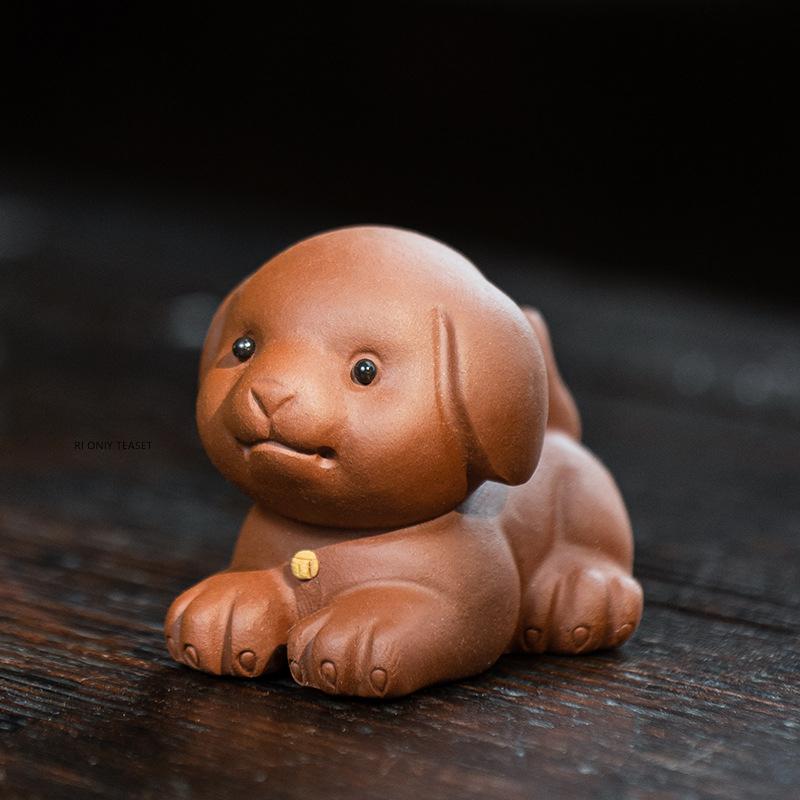 Yixing Purple Clay Tea Pet Chinese Zodiac Dog Statue Ornaments Handmade Sculpture Tea Figurine Desktop Crafts Tea Set Decoration 6.8x4.6x5.3cm