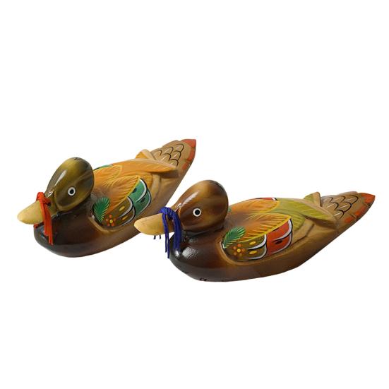 Yousheng 1 Pair Wedding Ducks Ornament, Hand-Painted Wooden Mandarin Duck Statues, Color Lasting Garden Bird Statue, Wooden Ducks Statues for Home