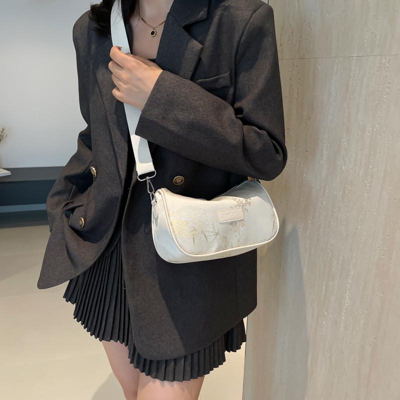 Fashionable Artistic National Style Lightweight Crossbody Bag With Embroidery