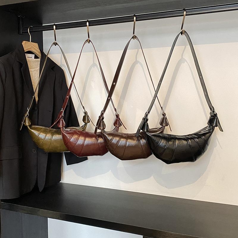 Retro Horn Bag Women's New Autumn and Winter Tide Fashion Saddle Bag Versatile Single Shoulder Messenger Bag Dumpling Bag