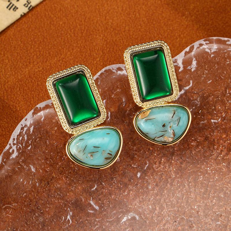 Vintage Earrings In Jewelry Geometric Heart Shaped Design Natural Stone Elegant Earrings Fashionable Jewelry Accessories