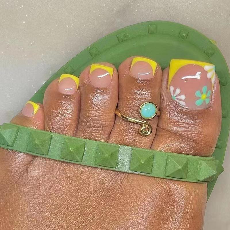 

Spring Fresh Press-On Toenails: Yellow Edge, White Tips & Green Floral Design