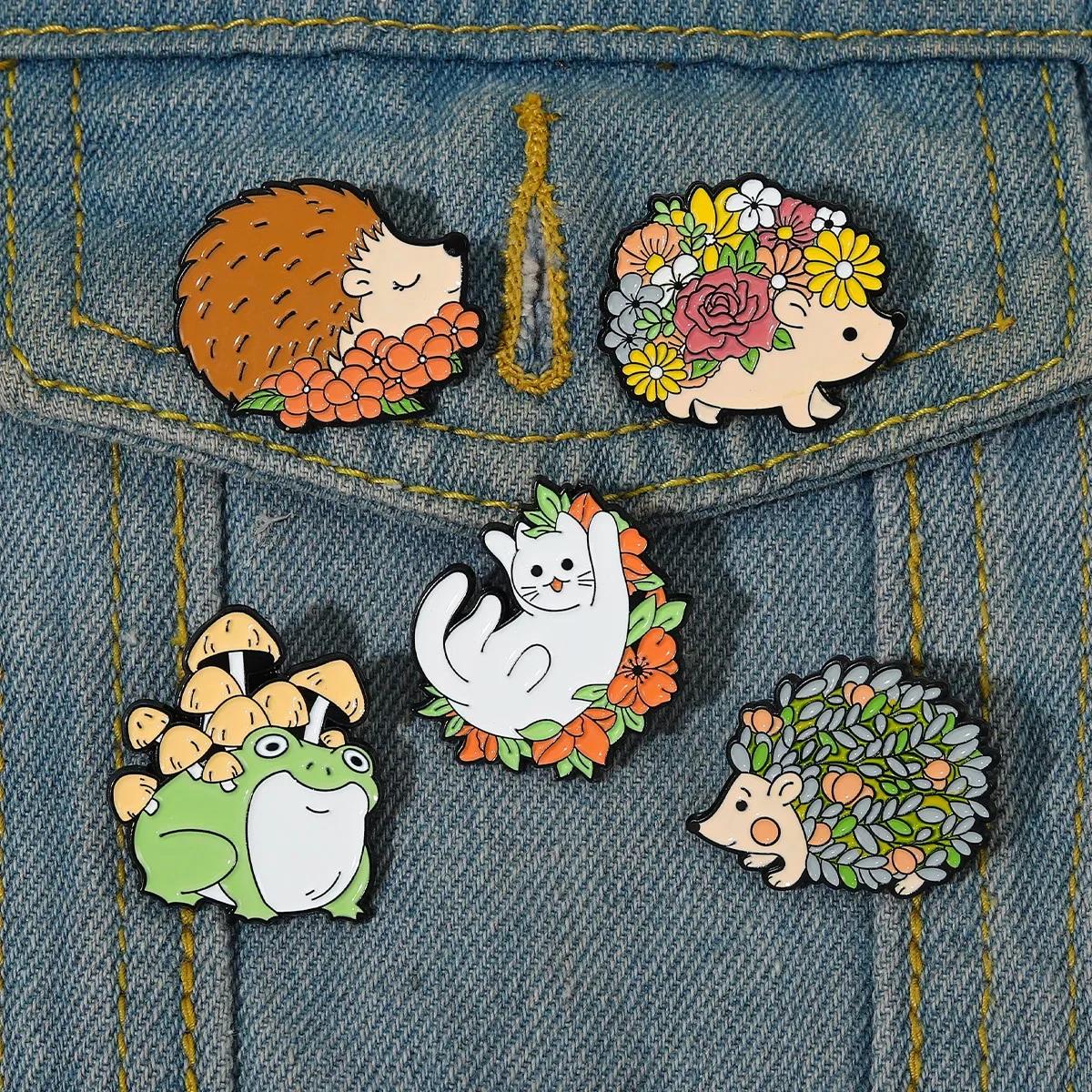 

5pcs Exquisite Cartoon Animal Brooch Fashion Creative Hedgehog Frog Metal Badge Acrylic Style Mushroom Flower Pin Accessories