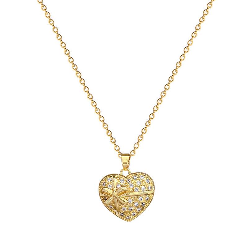 Love Flower Full Diamond Light Luxury Temperament Gorgeous Full Diamond Necklace Female Versatile Collarbone Chain Titanium Steel Chain