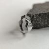 Серебряное кольцо с фианитами, вес изделия 1,91 гр (2209423)