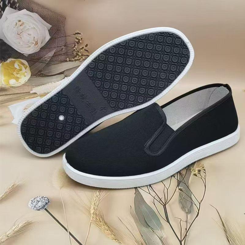 Men's Slip-On Old Beijing Cloth Shoes: Comfortable, Breathable, Non-Slip, Soft Sole, Ideal for Spring and Autumn