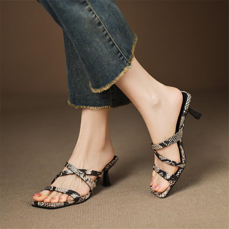 Mode Neue Sommer Hausschuhe Echtes Leder Hausschuhe für Damen Mode Serpentin Quadratische Zehenpartie Damenschuhe Hohe Absätze Hausschuhe Sandalen