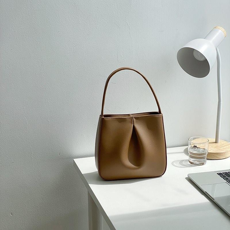 Trendy Urban Minimalist Pu Pleated Handbag For Women In Timeless Brown And Beige коричневый