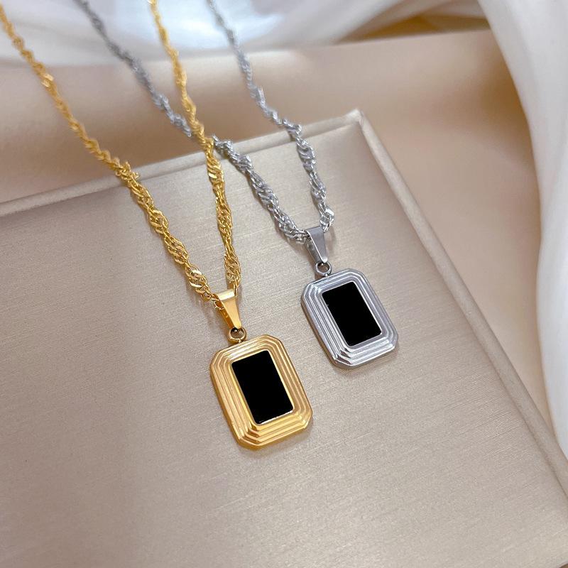 Titanium Steel Cold Wind Square Personality Minimalist Wind Furnace Real Gold Necklace Female Collarbone Chain