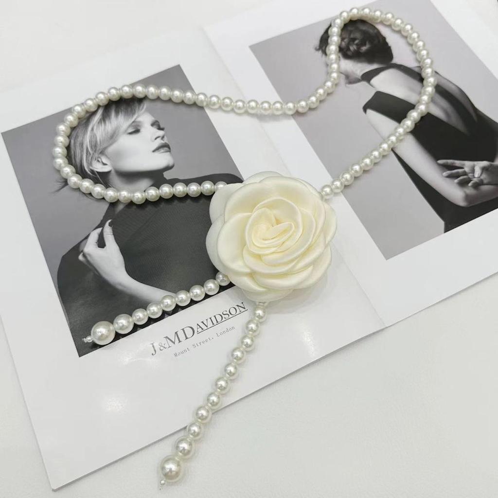 Pearl Camellia High-End Waist Chain: Versatile, Sweet Style Dress Accessory for Women.