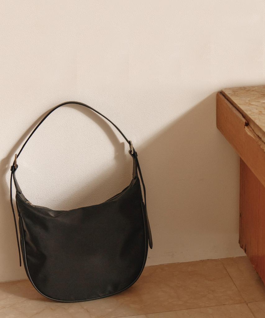 Therye Nylon Hobo Bag (Black)