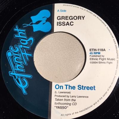 7-tums Skiva GREGORY ISAACS, ERROL DUNKLEY - On The Street/A Little Bit Differen ETH118 Ethnic Fight 2004 UK Reggae, Ska & Dub Begagnad