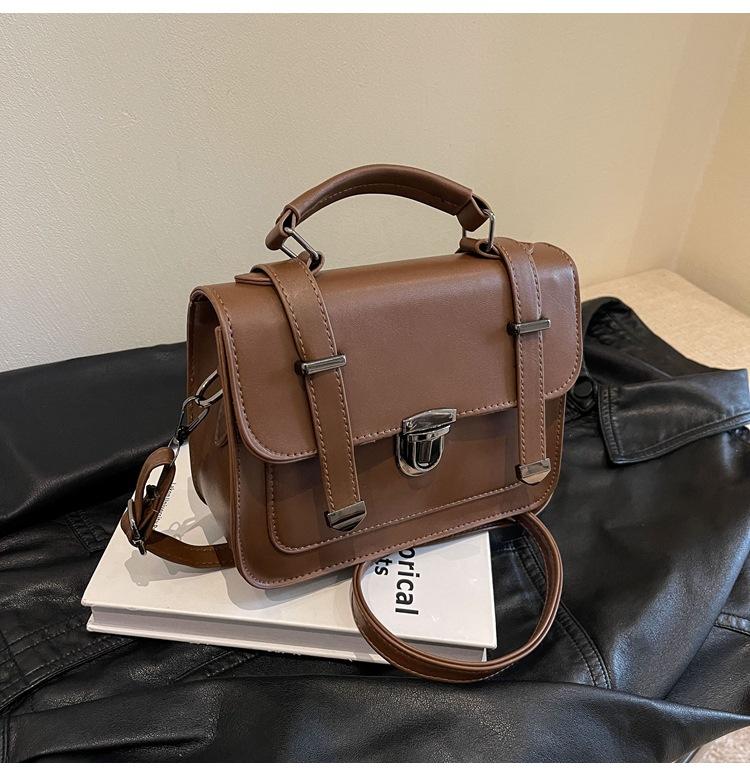 Damentasche Mode Kleine Quadratische Tasche Nische Retro Schultertasche Ausländischer Stil Handtasche Verschluss Retro Schräg Umhängetasche