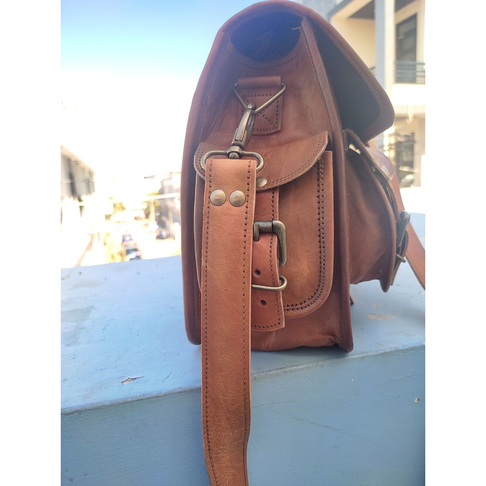 Классическая офисная сумка-мессенджер из натуральной коричневой козьей кожи ручной работы — фото 3