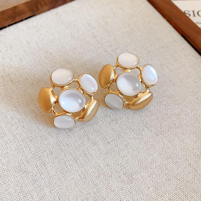 Silver Needle Cross-Border Tassel Earrings: Women's Versatile, Stylish Studs with a Unique, Trendy Design.