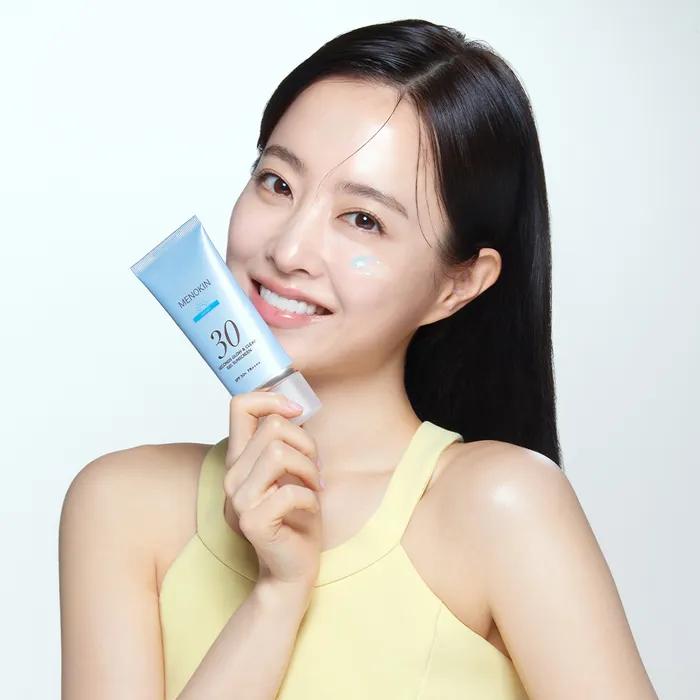 Menokin 30 Second Glow & Clear Gel Sunscreen Moist 50ml SPF50+ PA++++