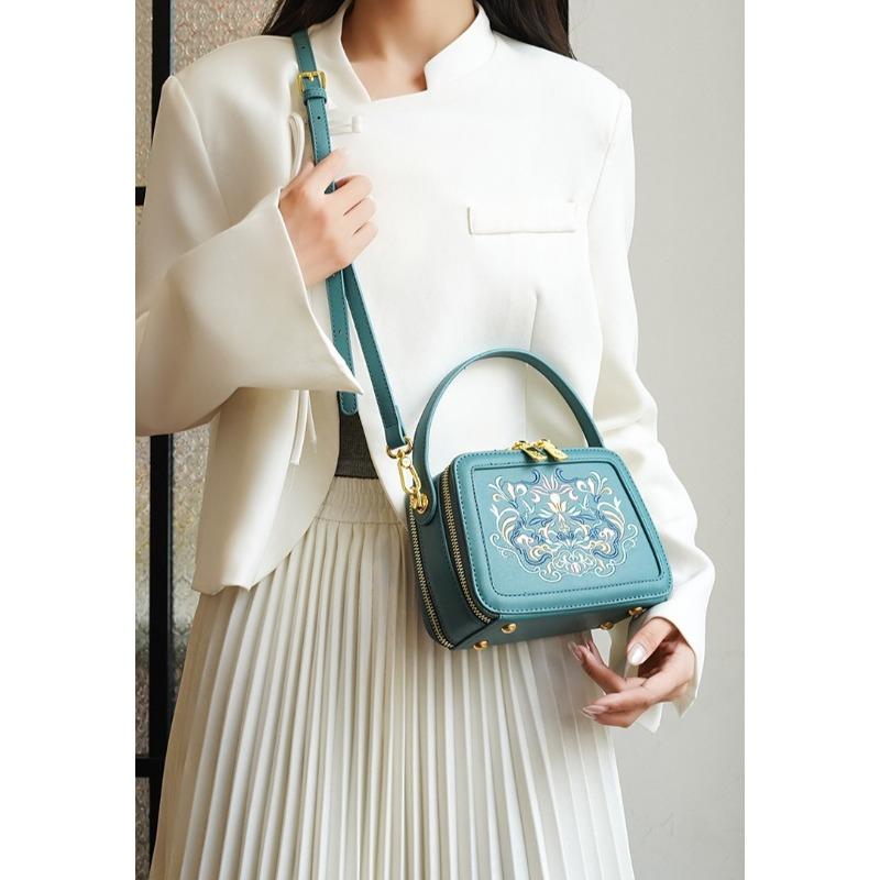 2026 New Chinese Style Crossbody Bag for Women Luxury Handbag Small Square Top Handle Shoulder Bag