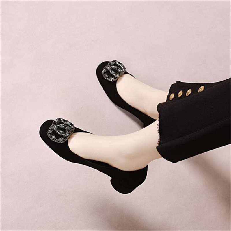 

Туфли-лодочки на толстом каблуке женские осенние новые универсальные с мелким вырезом французские со стразами темпераментные квадратный носок мягкая подошва для работы и отдыха 40