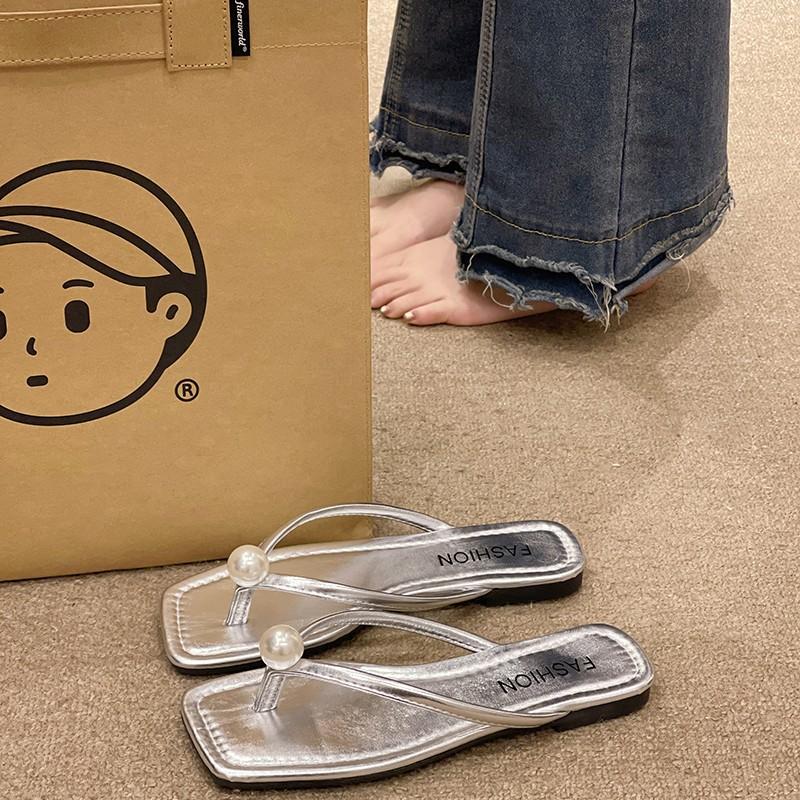 

Flat-bottomed square-head pearl toe flip-flops shoes women s shoes wear spring and summer new beach sandals 35 срібний