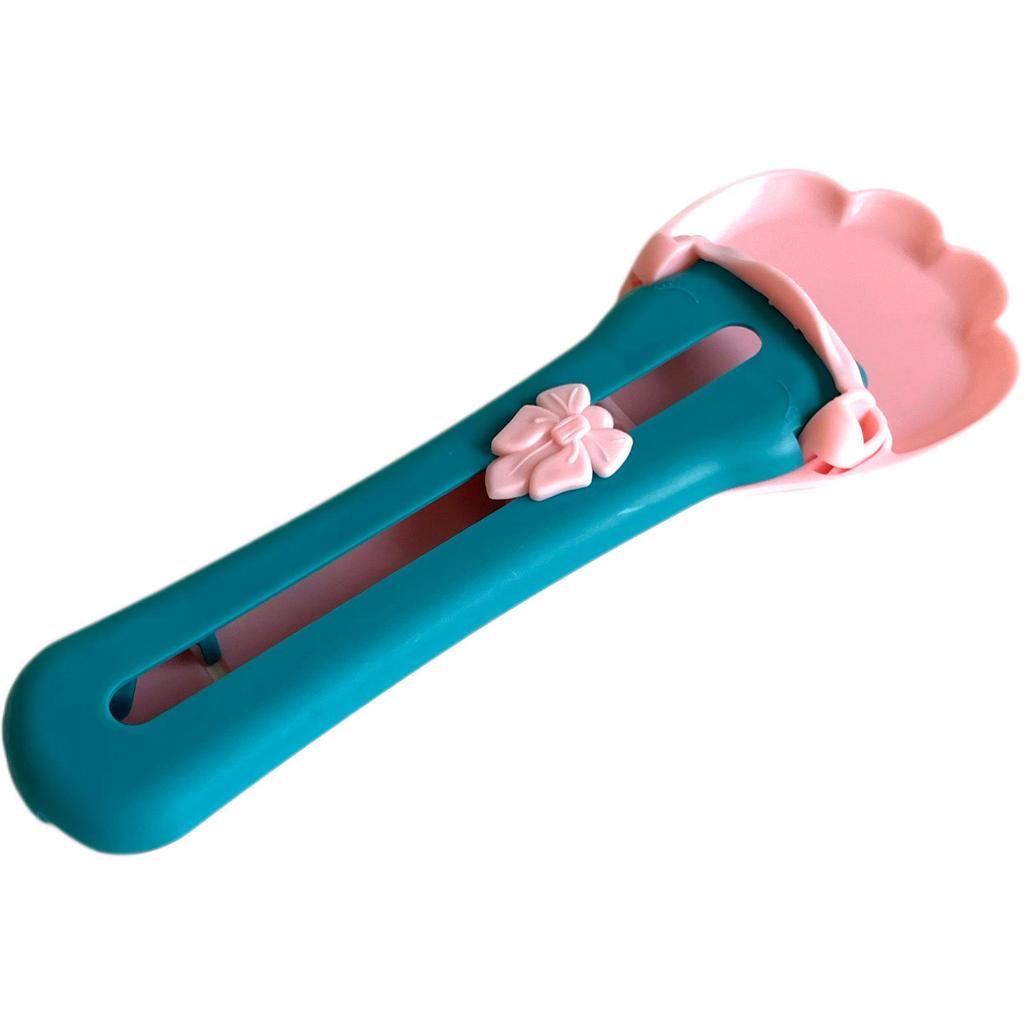 Cat Feeding & Treat Squeezer Spoon