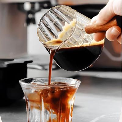 Γυάλινο δοσομετρικό κύπελλο 6oz με στόμιο, διαβαθμισμένο τριπλό ποτήρι εσπρέσο σε στυλ origami με ξύλινη λαβή