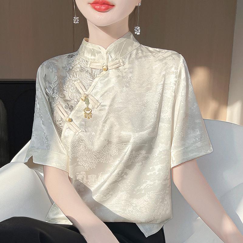 Contemporary Chinese Satin Mulberry Silk Short-Sleeve Stand-Up Collar Shirt with Pan Button Retro Design