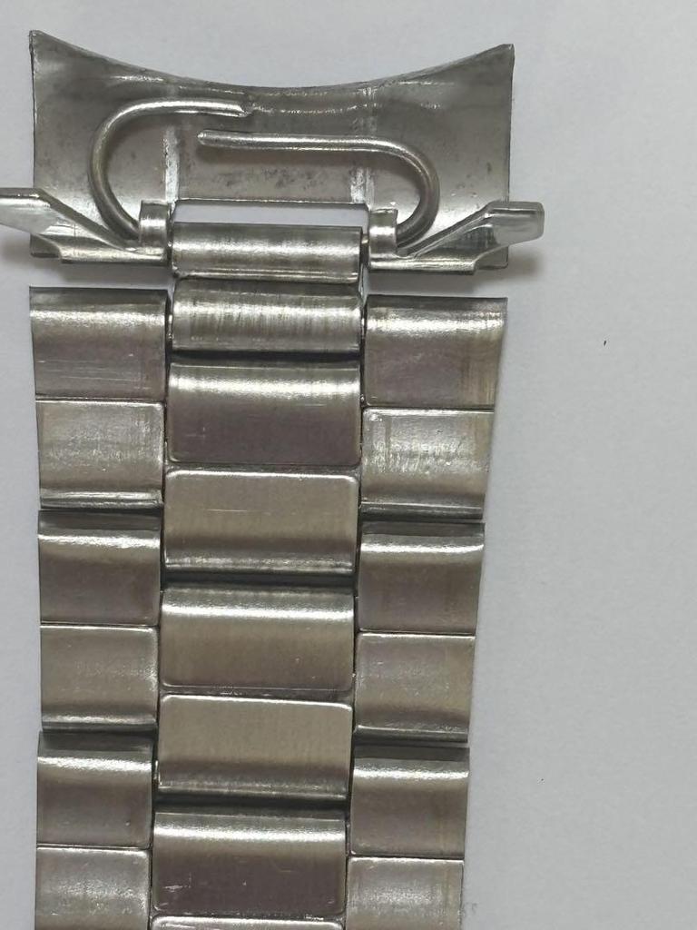 [USED] Large 22mm metal watch with tri-fold band