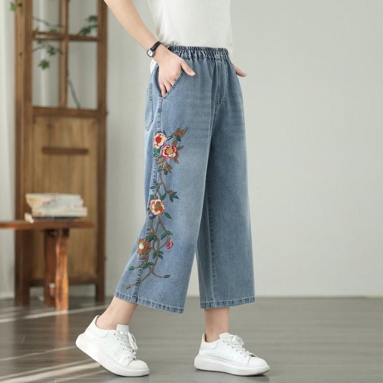 2025 Spring/Summer Artistic Embroidered Casual Wide-Leg Cropped Jeans