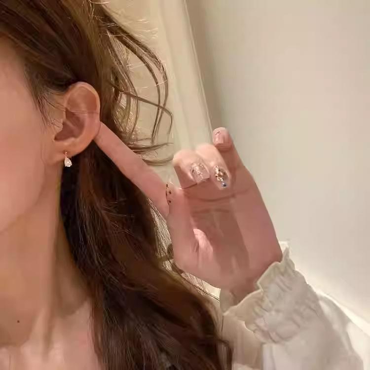 2026 New Light Luxury Exquisite High-end Design Water Drop Drill Ear Hole Earrings Temperament Earrings Cochlear Nails for Women